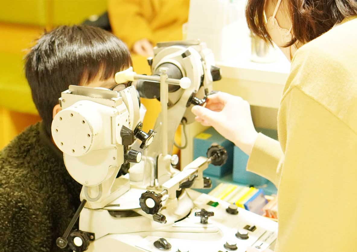 視能訓練士｜視力検査